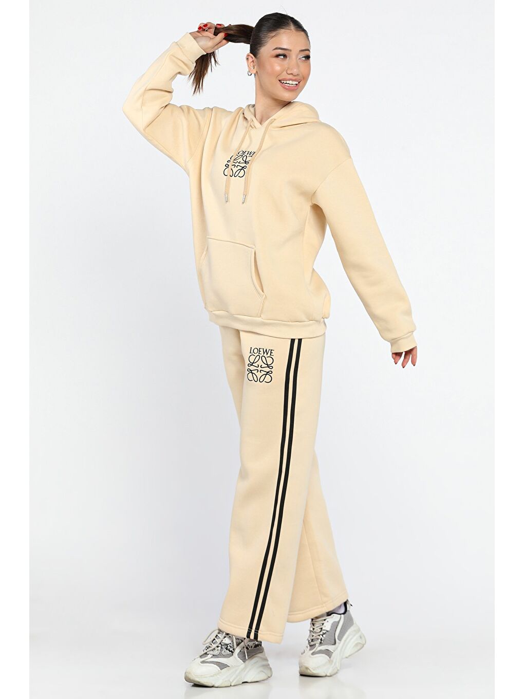 Bej Kadın Kapüşonlu Nakışlı Şardonlu Şerit Detaylı Eşofman Takımı-1