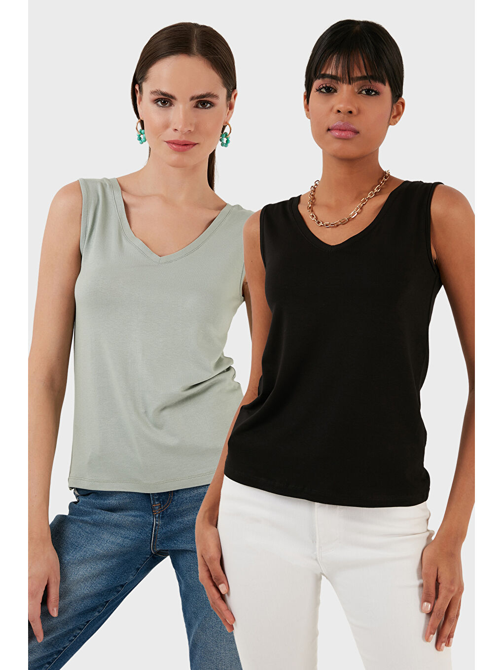 Yeşil Slim Fit V Yaka Kalın Askılı 2' li Paket Kadın Bluz 5864384S2