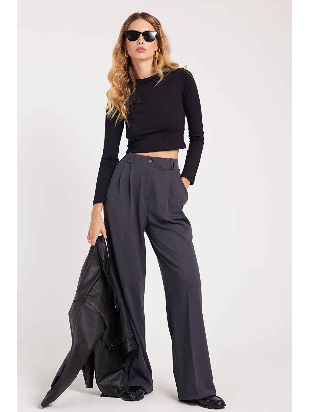 Kadın Regular Fit Klasik Kesim Yüksel Bel Geniş Paça Antrasit Pantolon-1