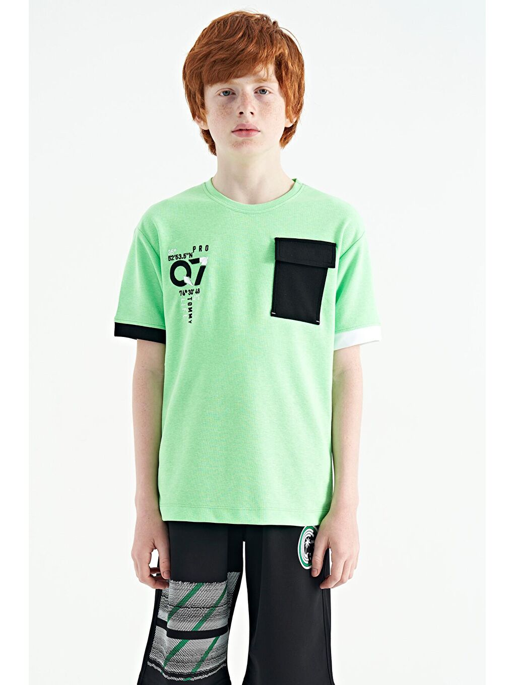 TOMMYLIFE Mat Yeşil Neon Yeşil O Yaka Oversize Cep Detaylı Erkek Çocuk T-Shirt - 11152