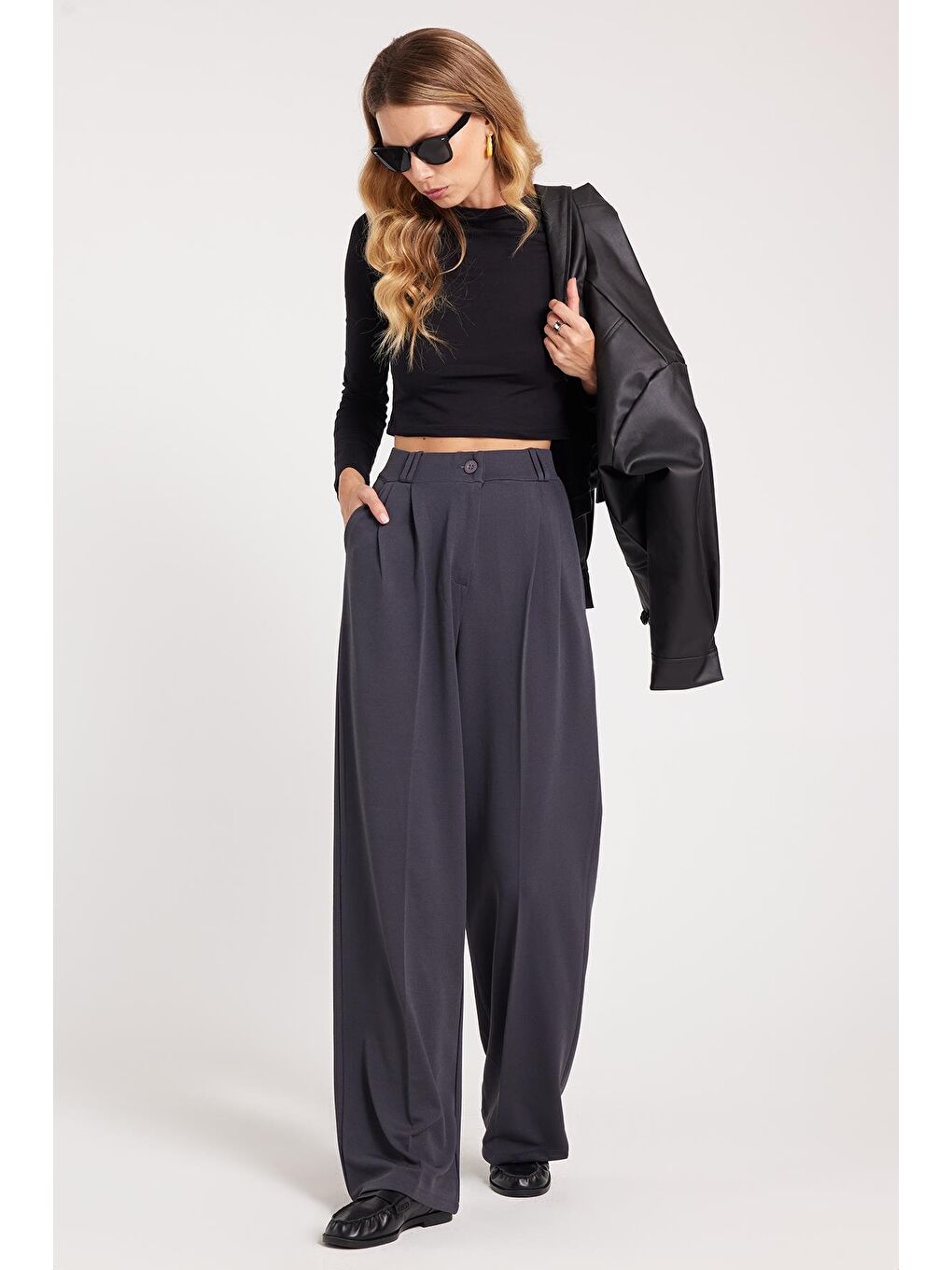Kadın Regular Fit Klasik Kesim Yüksel Bel Geniş Paça Antrasit Pantolon-3