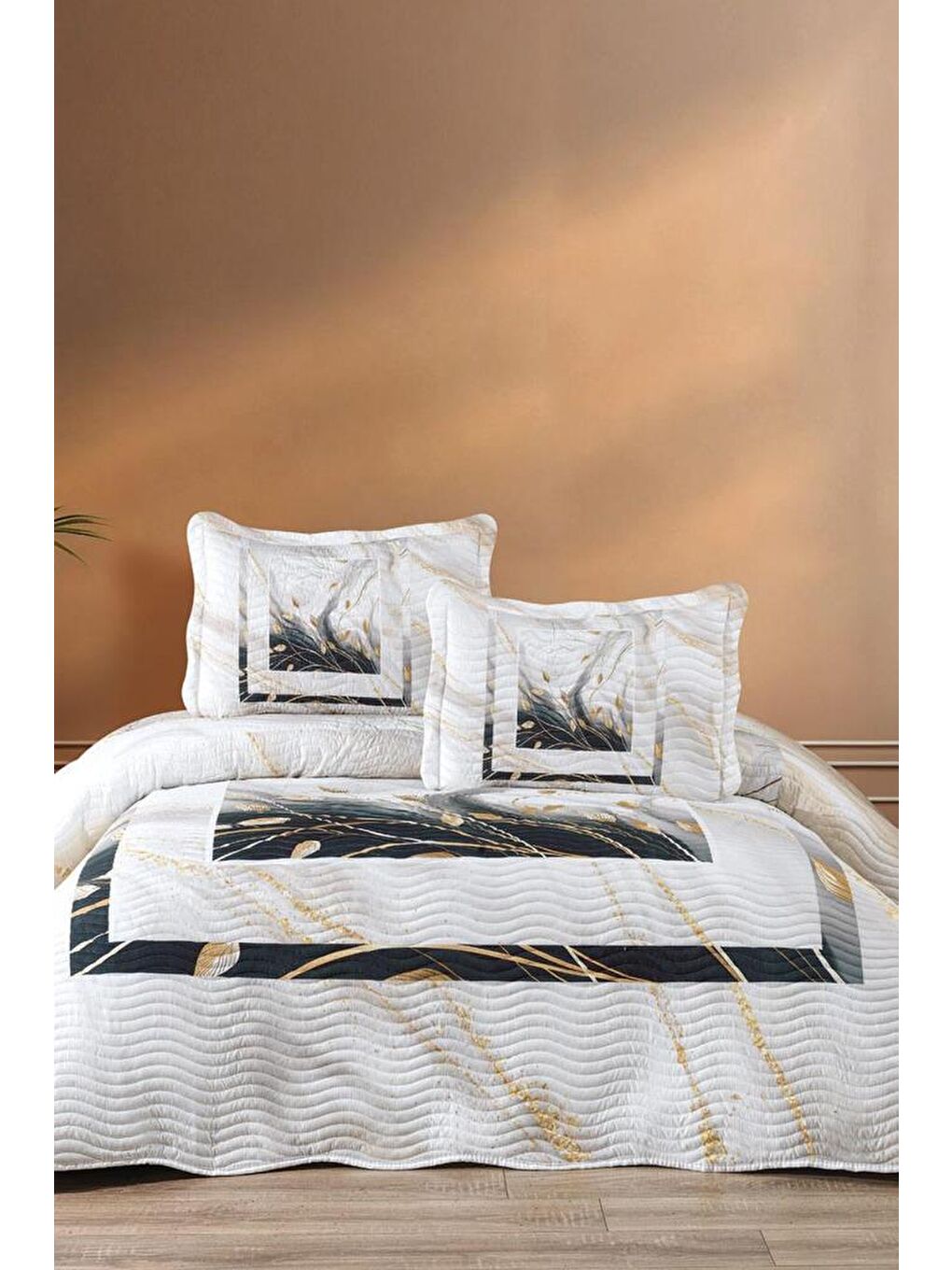 Karışık Jimba Baskılı Kapitoneli Çift Kişilik Yatak Örtüsü