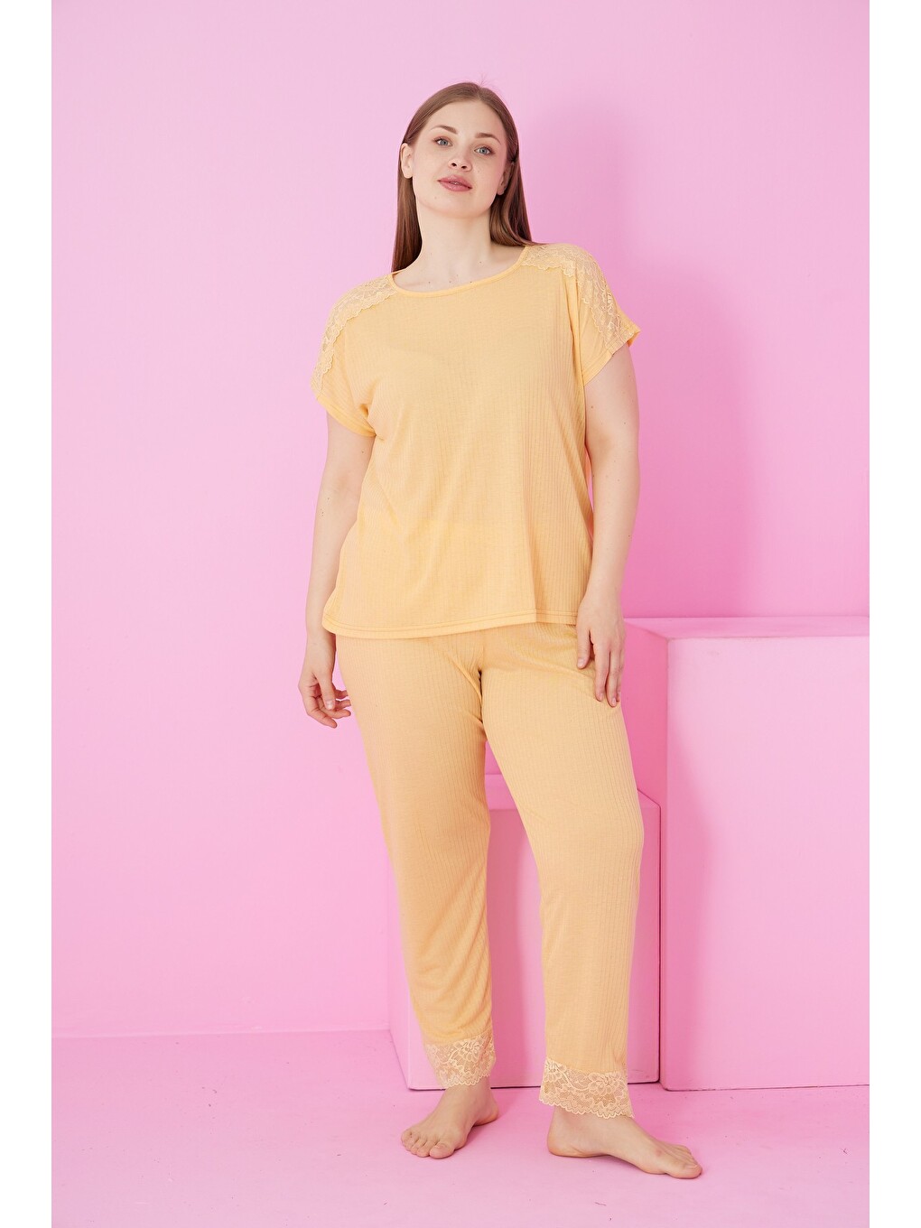 Sarı Soft Touch İnce Mevsimlik Battal Büyük Beden Dantel Detaylı Örme Pijama Takım7867-1