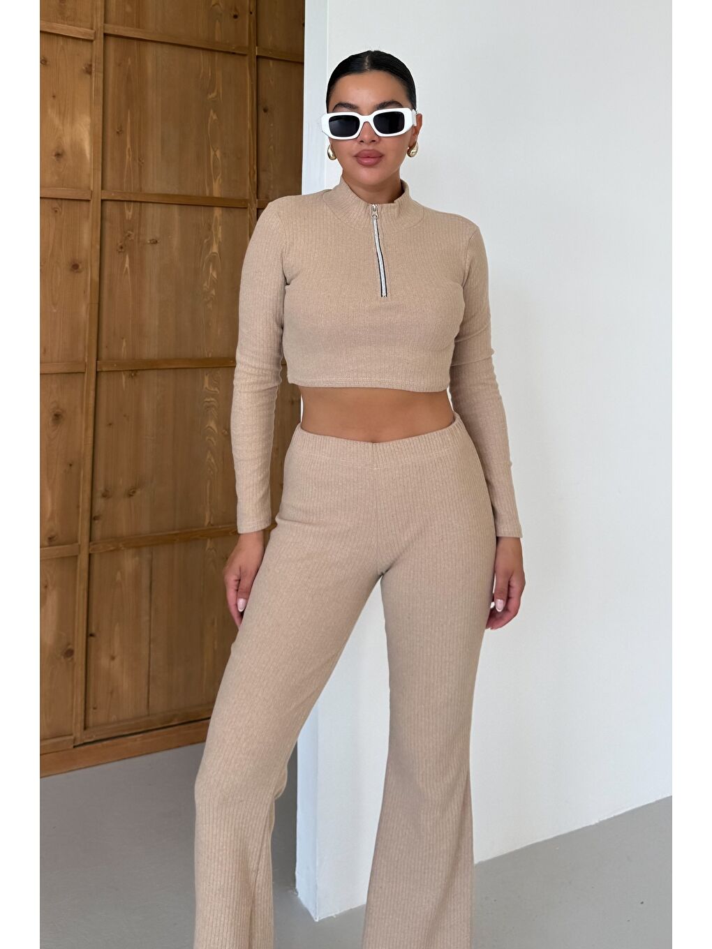 Kadın Bej Yarım Fermuarlı Crop Alt-Üst Pantolonlu Takım-5