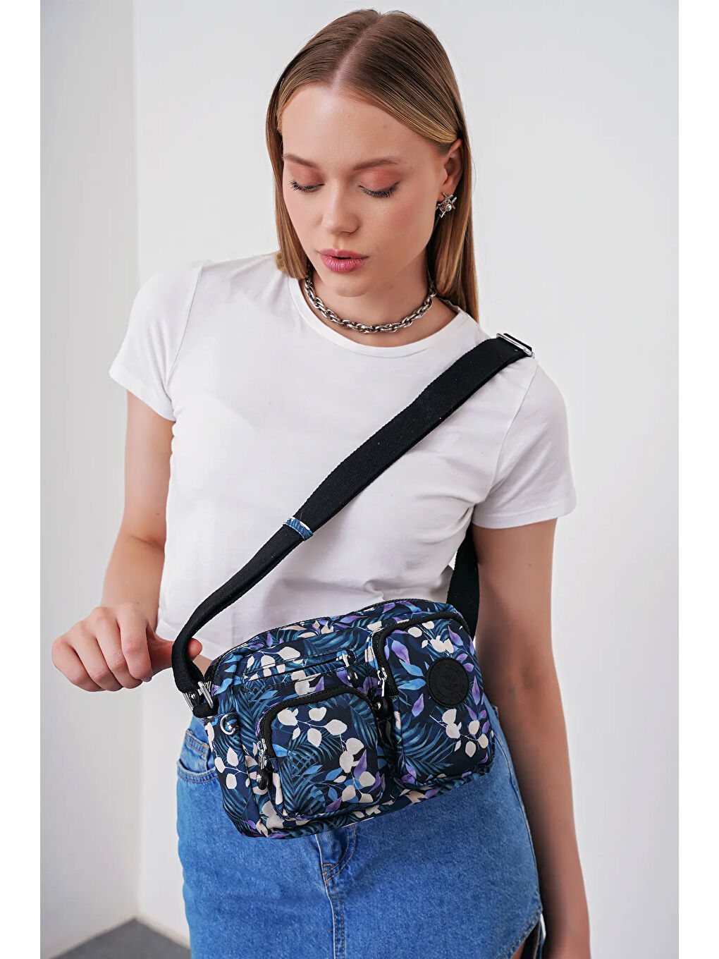 Siyah Çok Gözlü Çapraz Askılı Kadın Çanta BHPC6005-4