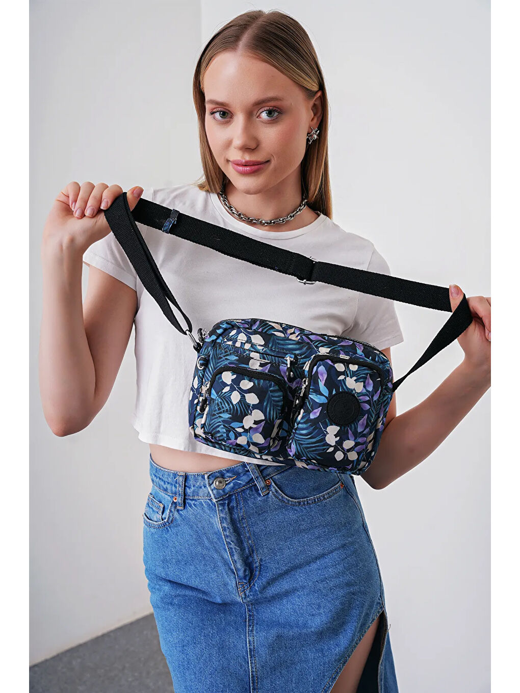 Siyah Çok Gözlü Çapraz Askılı Kadın Çanta BHPC6005-5