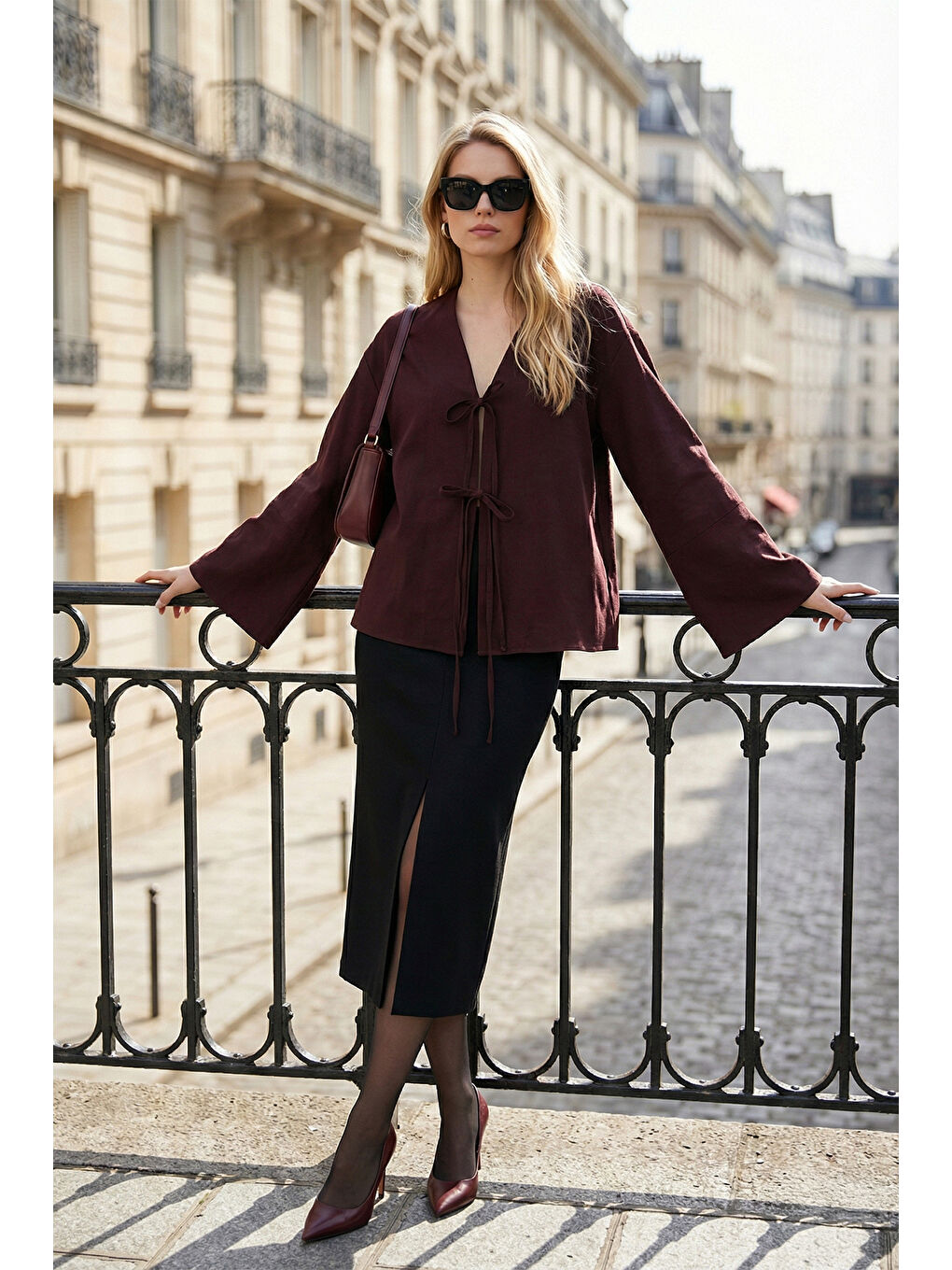 Mürdüm Pamuklu Relaxed Fit Bağlamalı Yırtmaçlı Kol Detaylı Gömlek 6925425-1