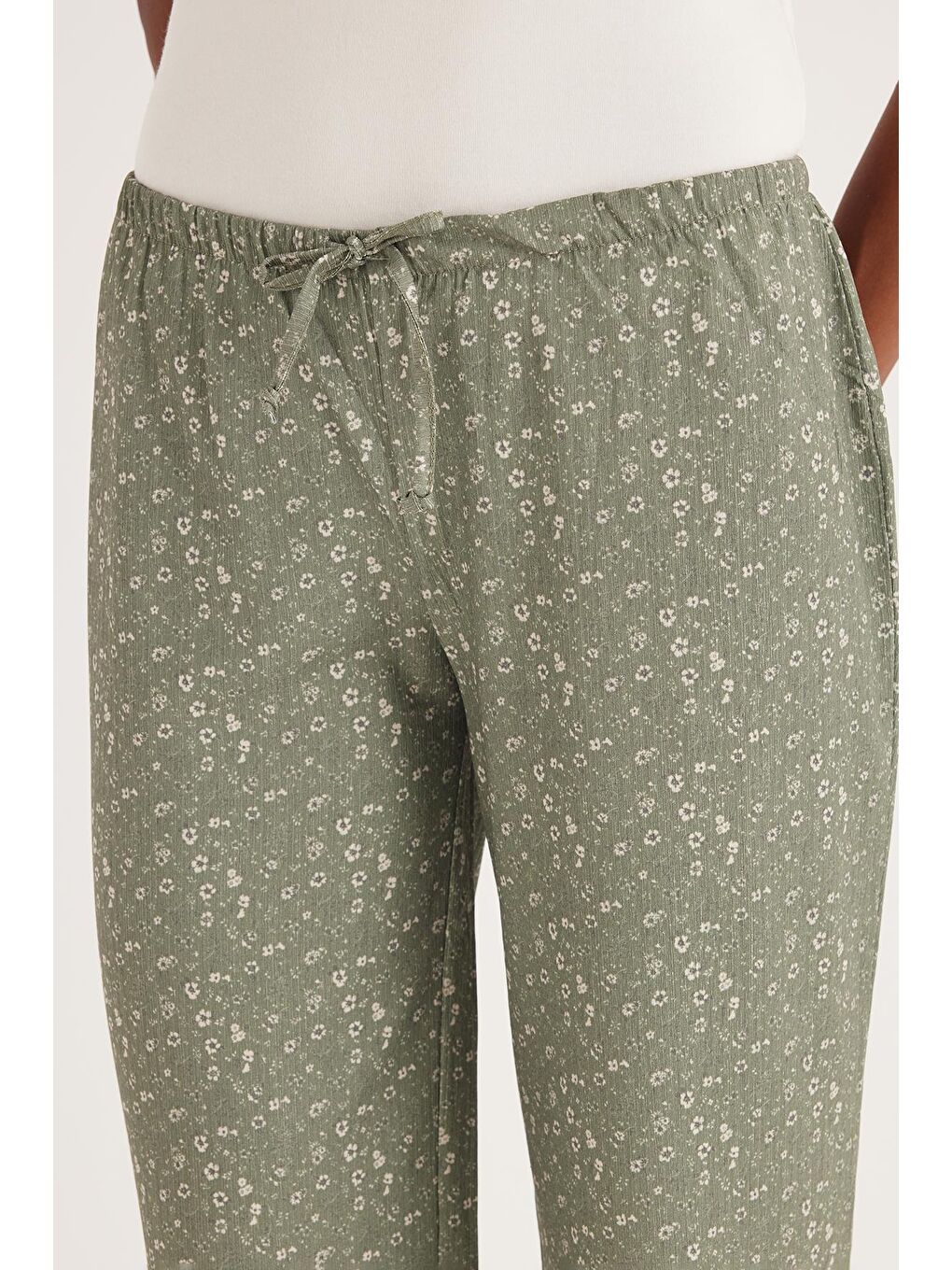 Karışık Kadın Relax Fit Rahat Kesim Beli Lastikli Bağlamalı Desenli Pantolon-2