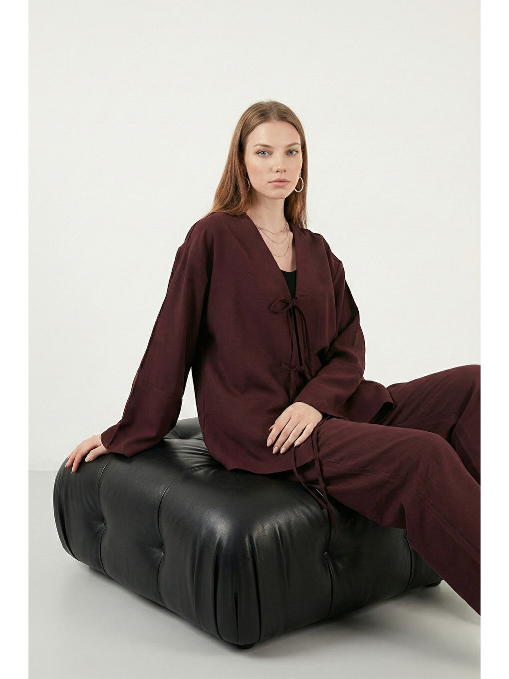 Mürdüm Pamuklu Relaxed Fit Bağlamalı Yırtmaçlı Kol Detaylı Gömlek 6925425-3