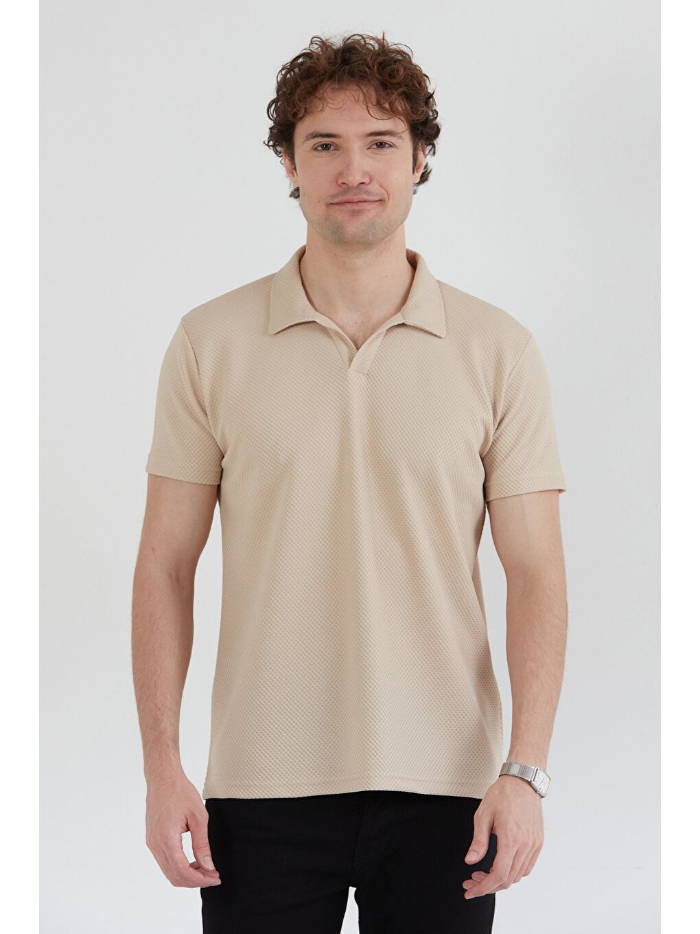 Bej Geometrik Desen Polo Yaka Tişört-1