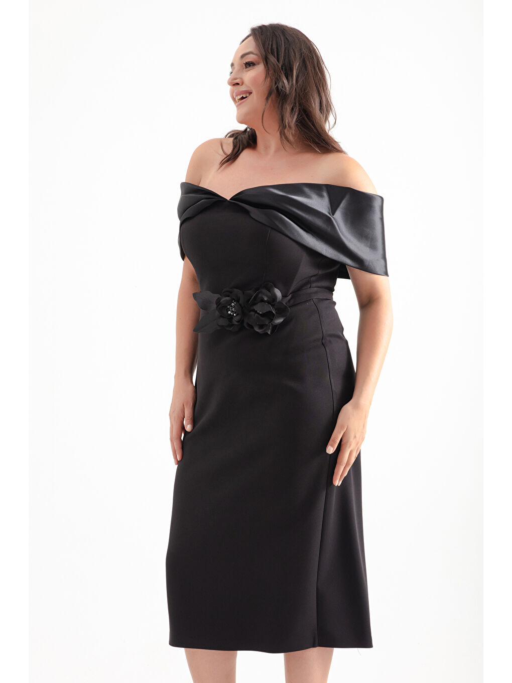 Kadın Siyah Kayık Yaka Fiyonklu Midi Büyük Beden Abiye-2