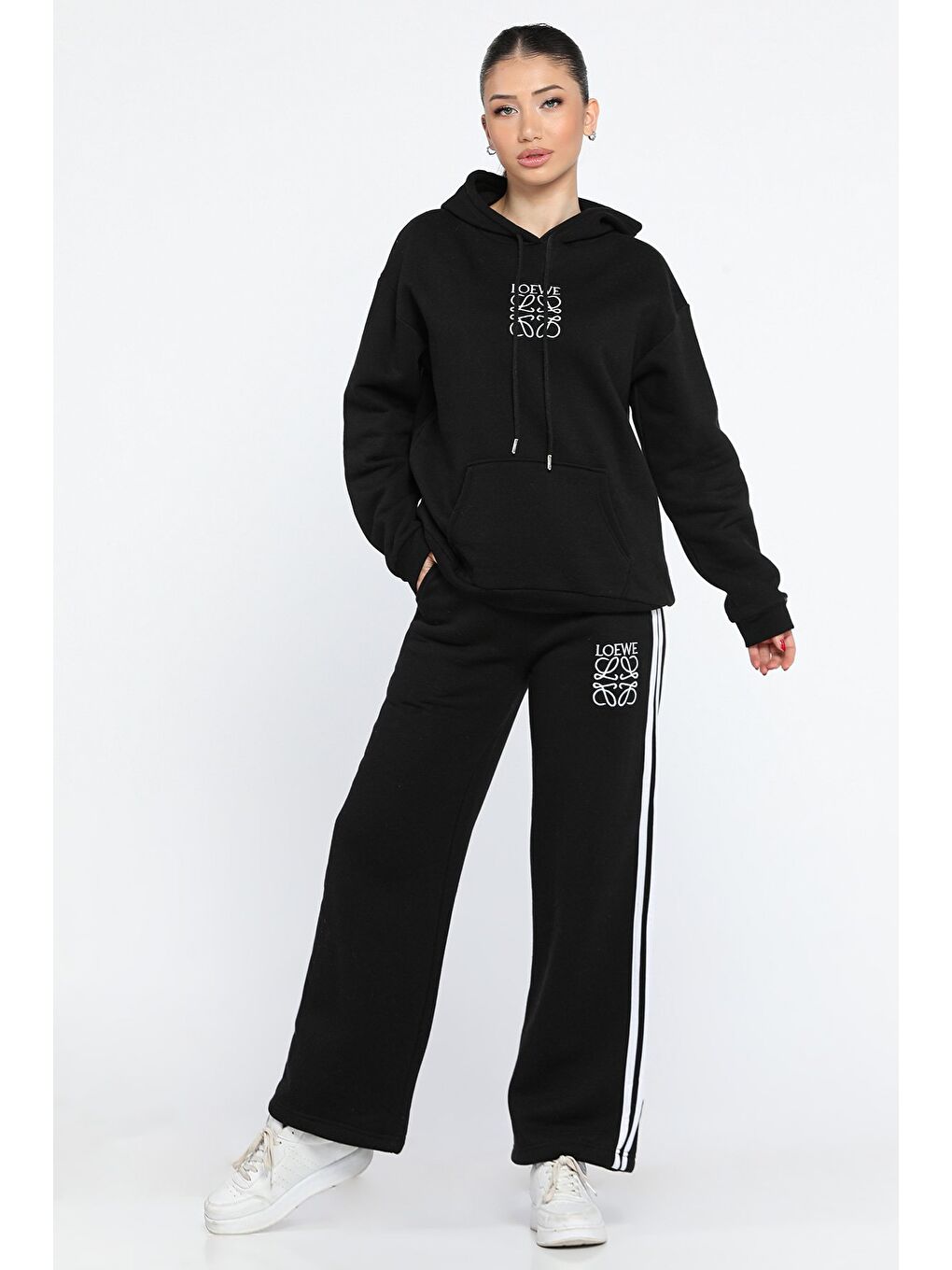 Siyah Kadın Kapüşonlu Nakışlı Şardonlu Şerit Detaylı Eşofman Takımı-1