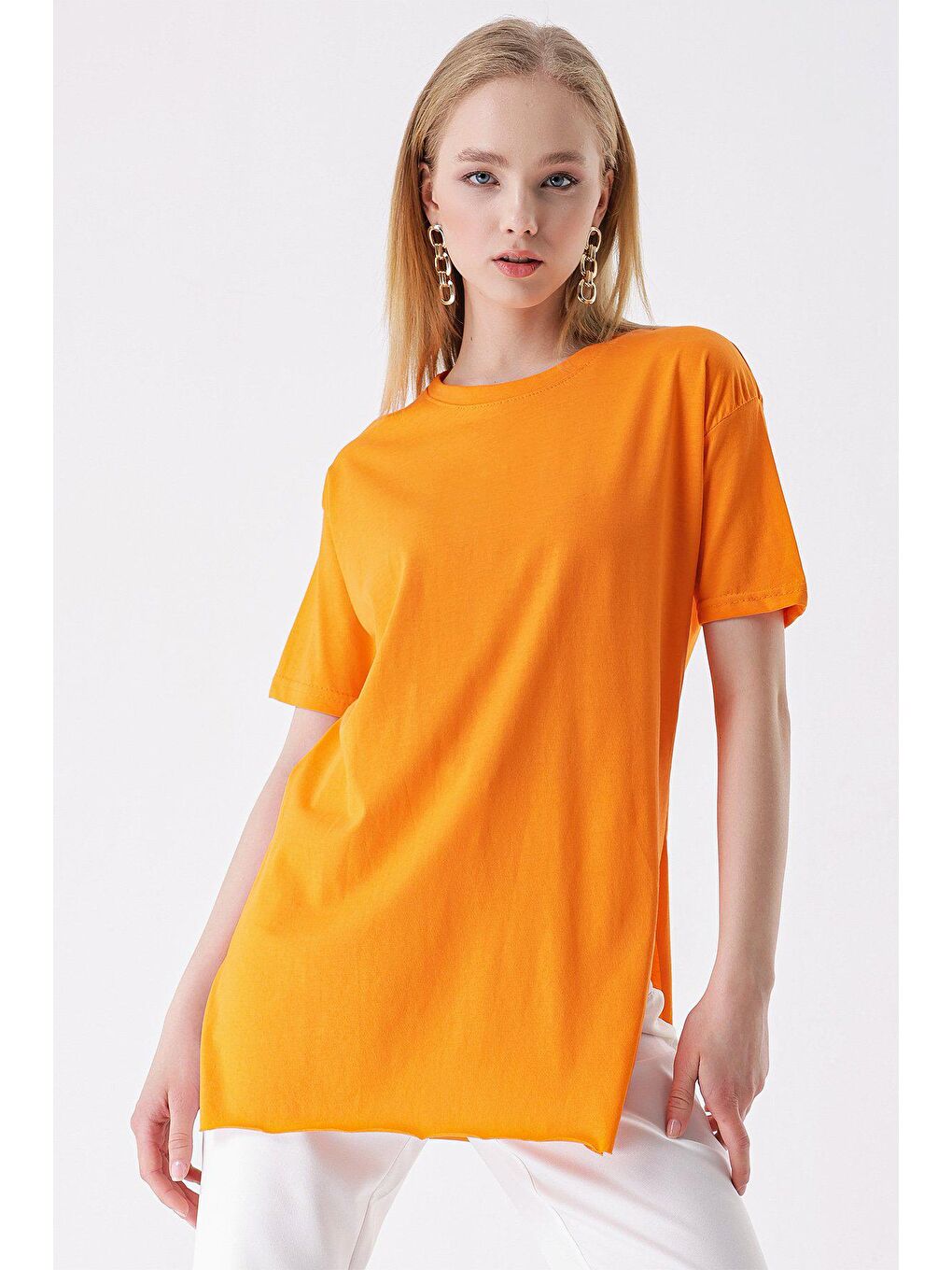 Turuncu Yanı Yırtmaçlı Penye T-Şhirt-1