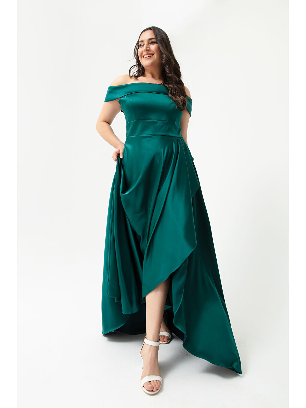 Kadın Zümrüt Yeşili Kayık Yaka Büyük Beden Saten Abiye & Mezuniyet Elbisesi-3