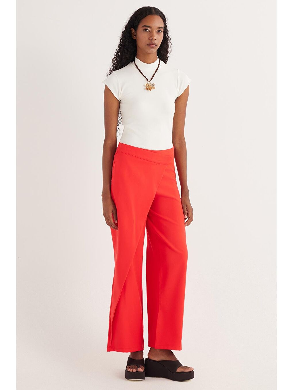 Kadın Standart Fit Geniş Paça Kırmızı Double Pantolon-3