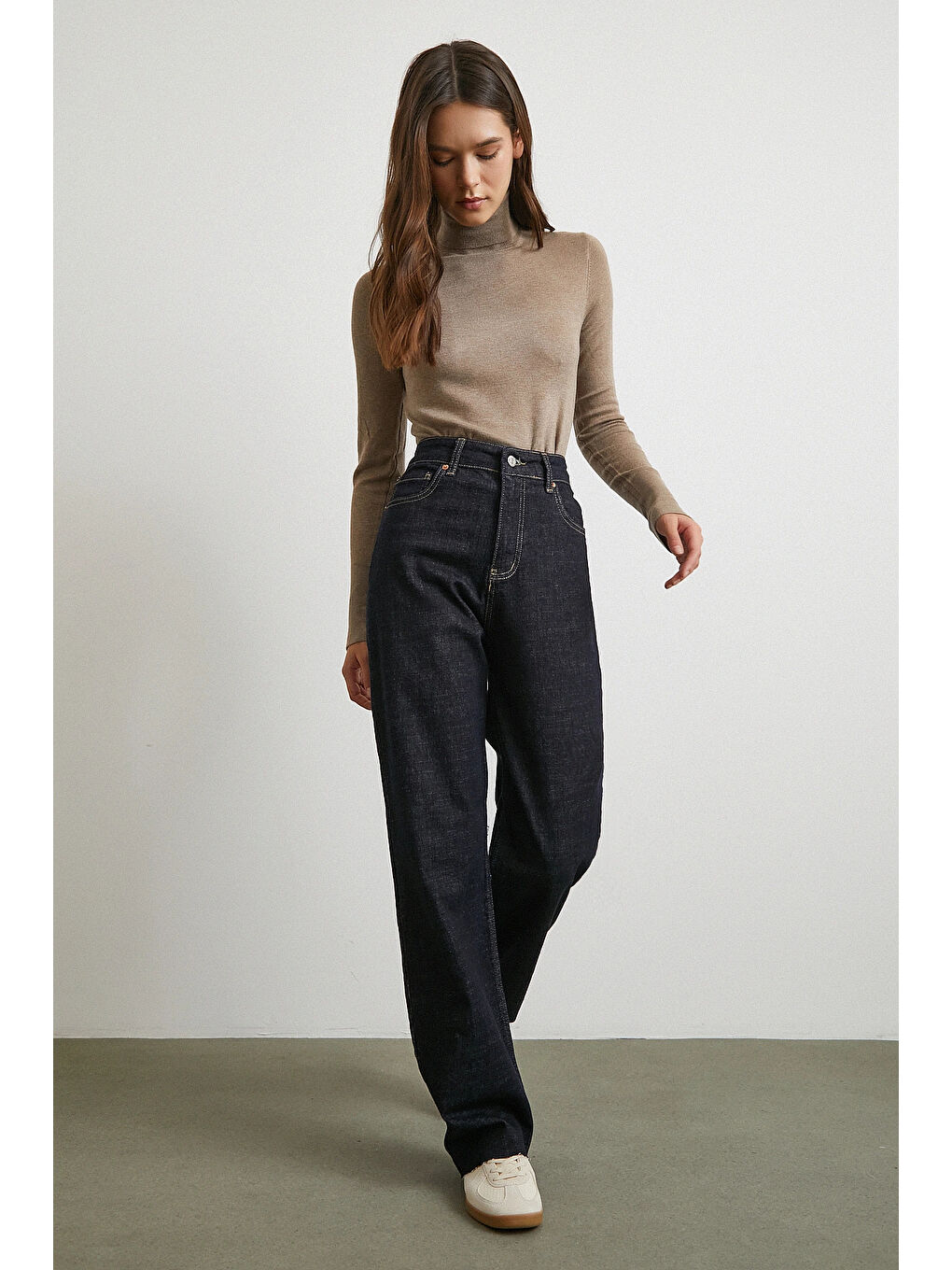 Yüksek Bel Kesik Boru Paça Jean Lacivert-3