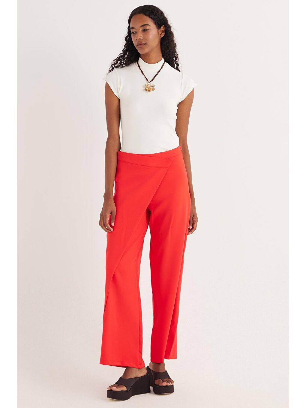 Kadın Standart Fit Geniş Paça Kırmızı Double Pantolon-4