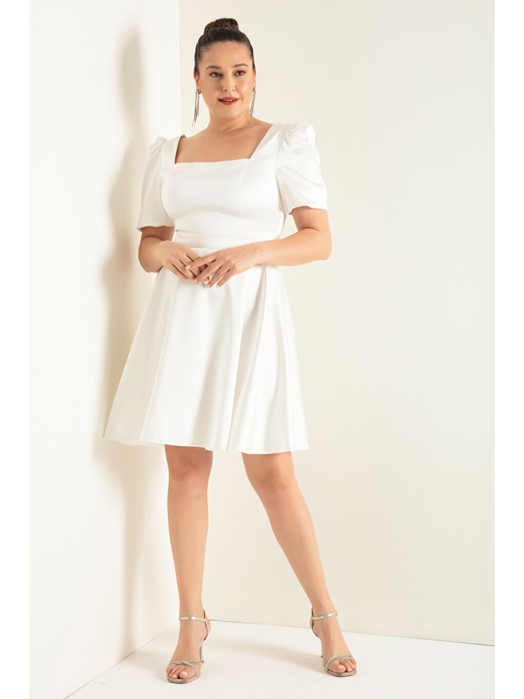 Kadın Beyaz Balon Kol Kloş Kesim Mini Büyük Beden Saten Abiye Elbise-1