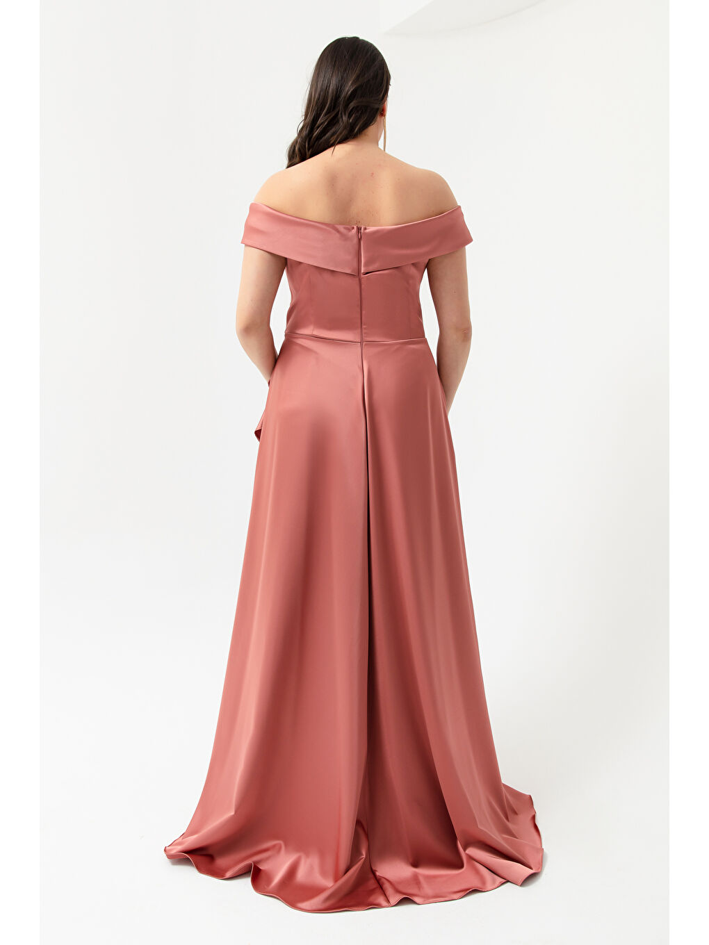 Pembe Kadın Somon Kayık Yaka Büyük Beden Saten Abiye & Mezuniyet Elbisesi-4