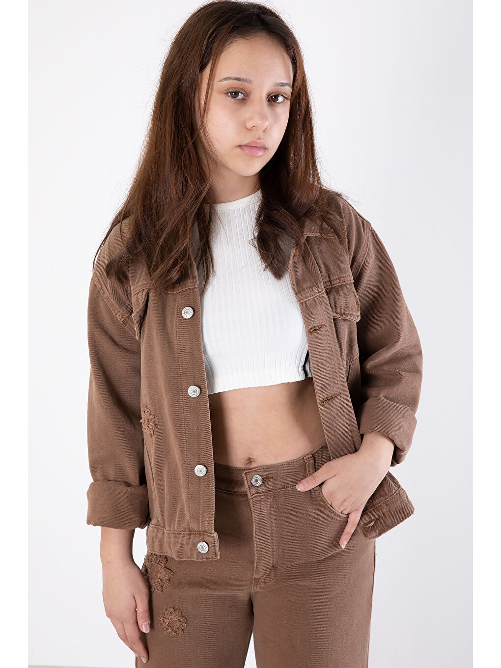 Kahverengi Nakış Detaylı Jean Pantolonlu ve Ceketli Kız Çocuk Takım 20364-3