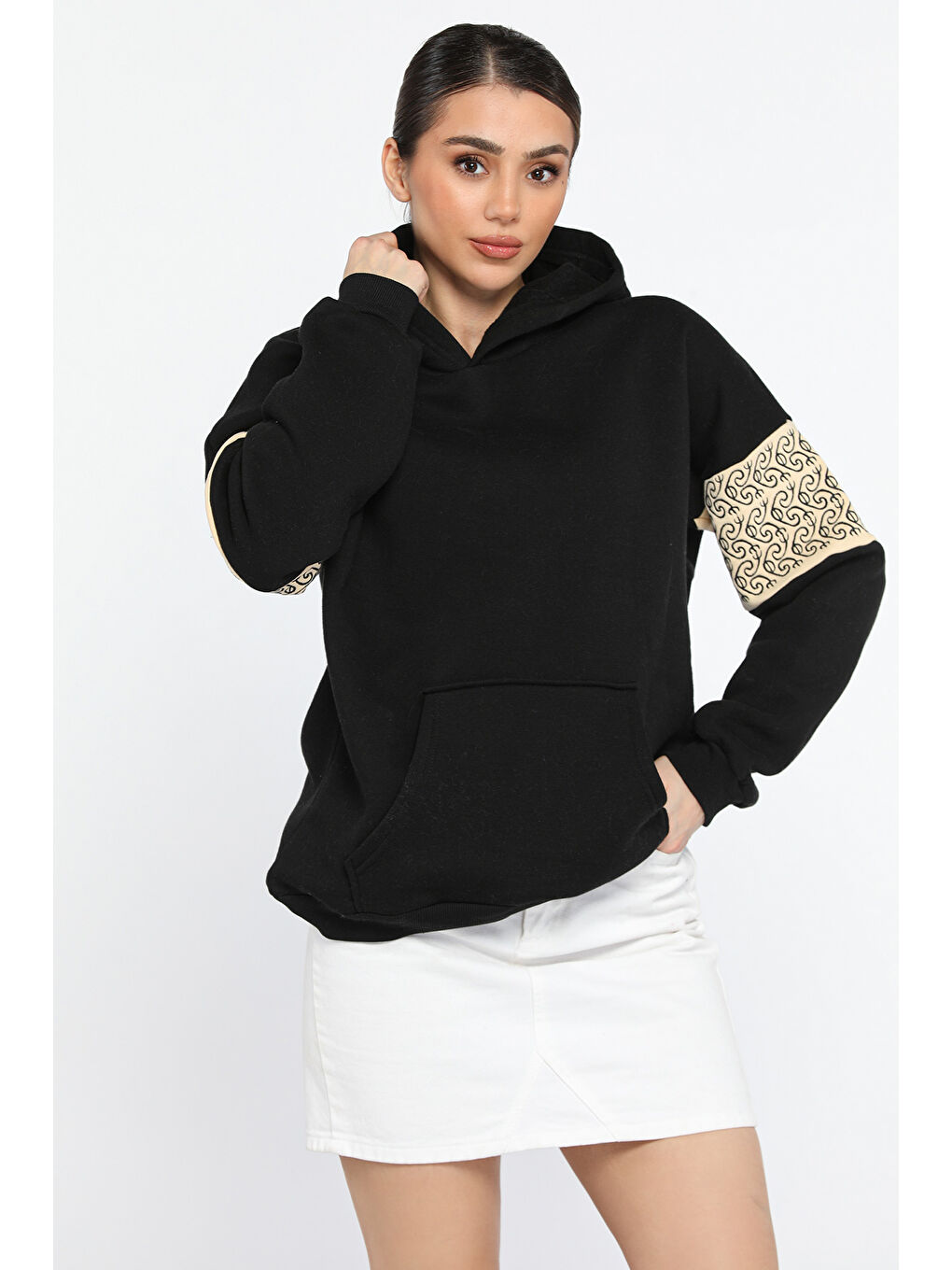 GÜLSELİ Siyah Kadın Kapüşonlu Kol Detaylı Şardonlu Sweatshirt