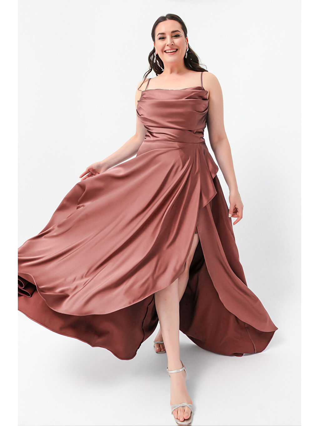 Pembe Kadın Somon Volanlı Yırtmaçlı Büyük Beden Saten Abiye Mezuniyet Elbisesi-1