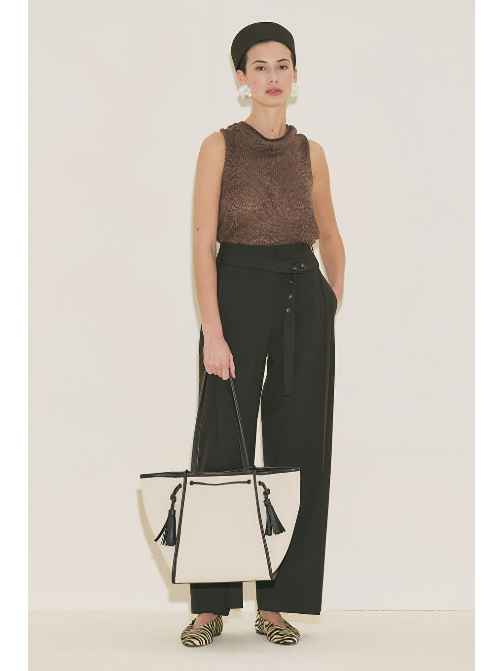 Geniş Pile Detaylı Kemerli Pantolon Kahverengi-7