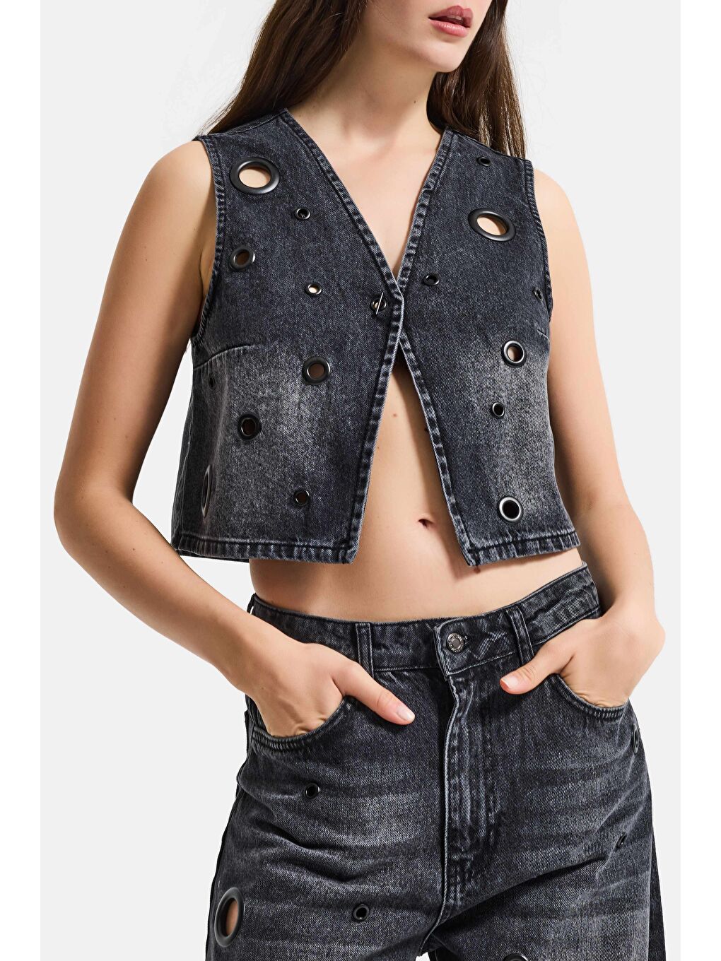 Gri Kadın Koyu Füme 2s6-1 Crop Fit Kuş Gözlü Tasarım Denim Yelek-3