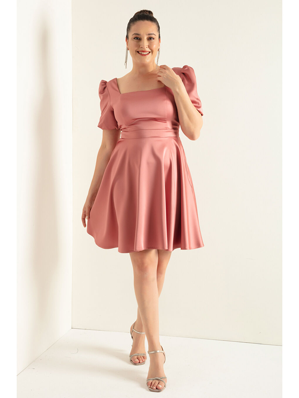 Pembe Kadın Somon Balon Kol Kloş Kesim Mini Büyük Beden Saten Abiye Elbise