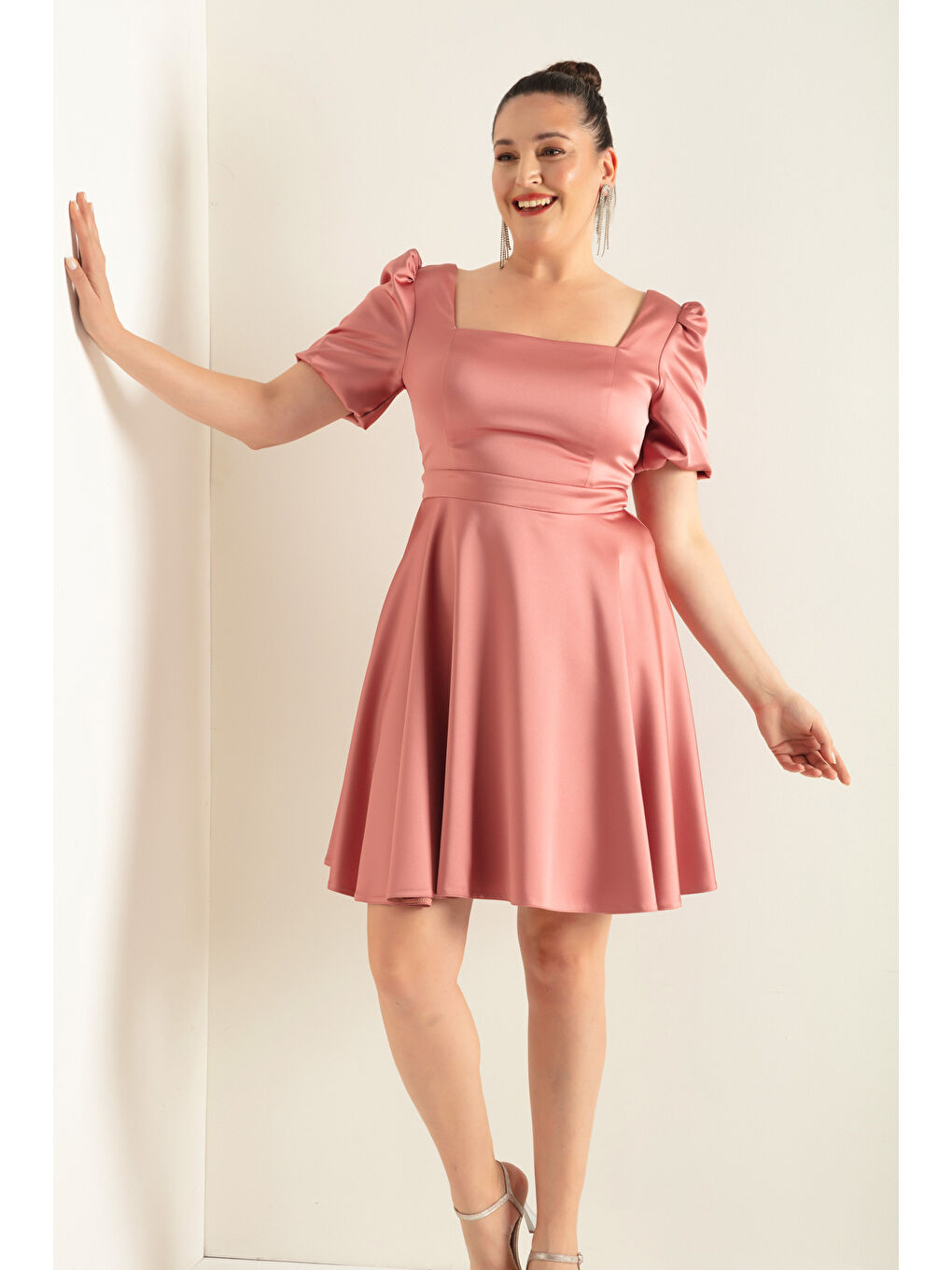 Pembe Kadın Somon Balon Kol Kloş Kesim Mini Büyük Beden Saten Abiye Elbise-2