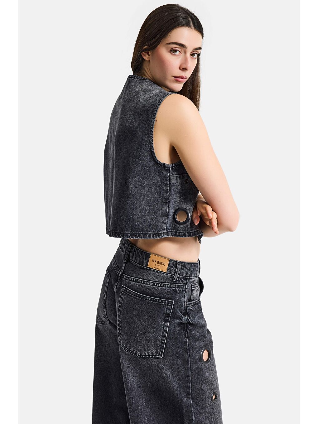 Gri Kadın Koyu Füme 2s6-1 Crop Fit Kuş Gözlü Tasarım Denim Yelek-5