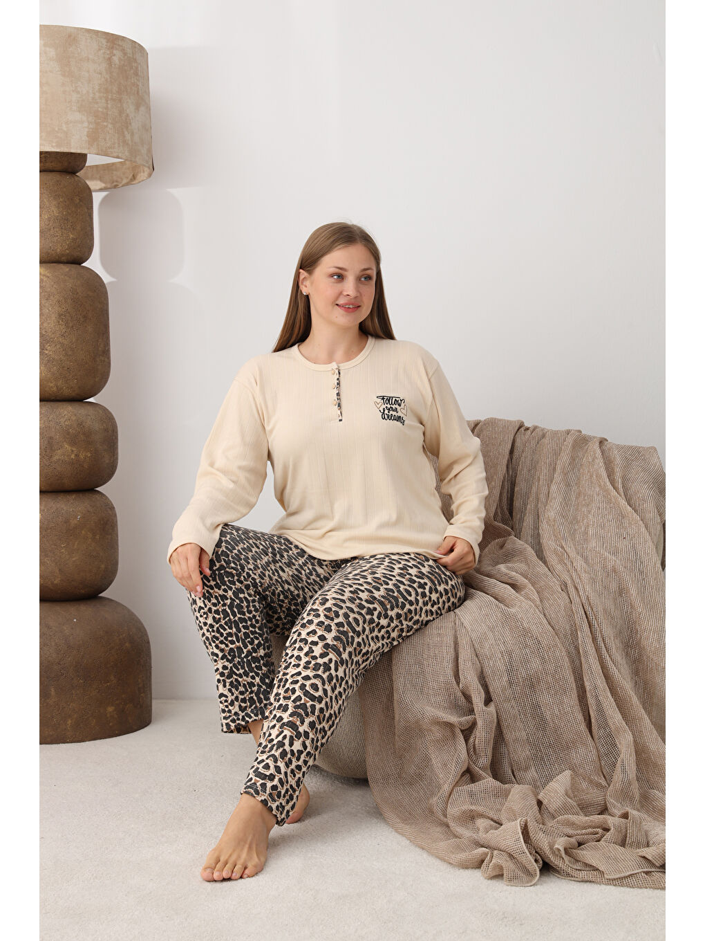 Renksiz Şardonlu İnterlok Kumaş Büyük Beden Kışlık Kadın Pijama Takımı 1160-3