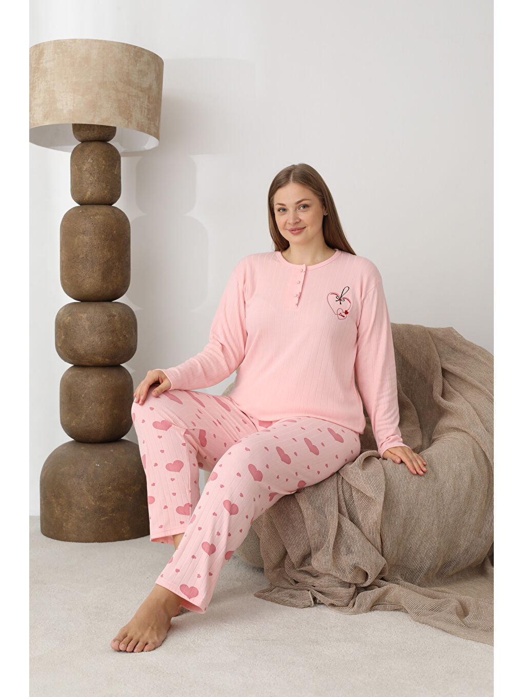 Pembe Şardonlu İnterlok Kumaş Büyük Beden Kışlık Kadın Pijama Takımı 1160-3