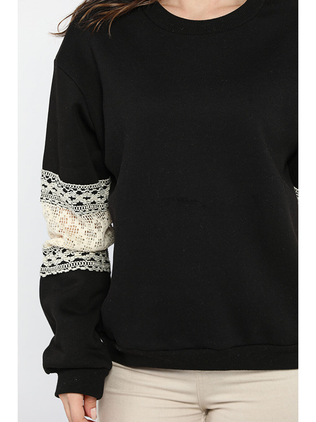 Siyah Kadın Bisiklet Yaka Kol Detaylı Şardonlu Sweatshirt-3