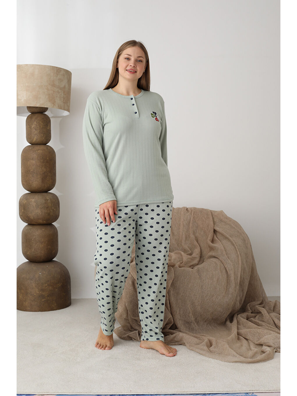 Yeşil Şardonlu İnterlok Kumaş Büyük Beden Kışlık Kadın Pijama Takımı 1160-3