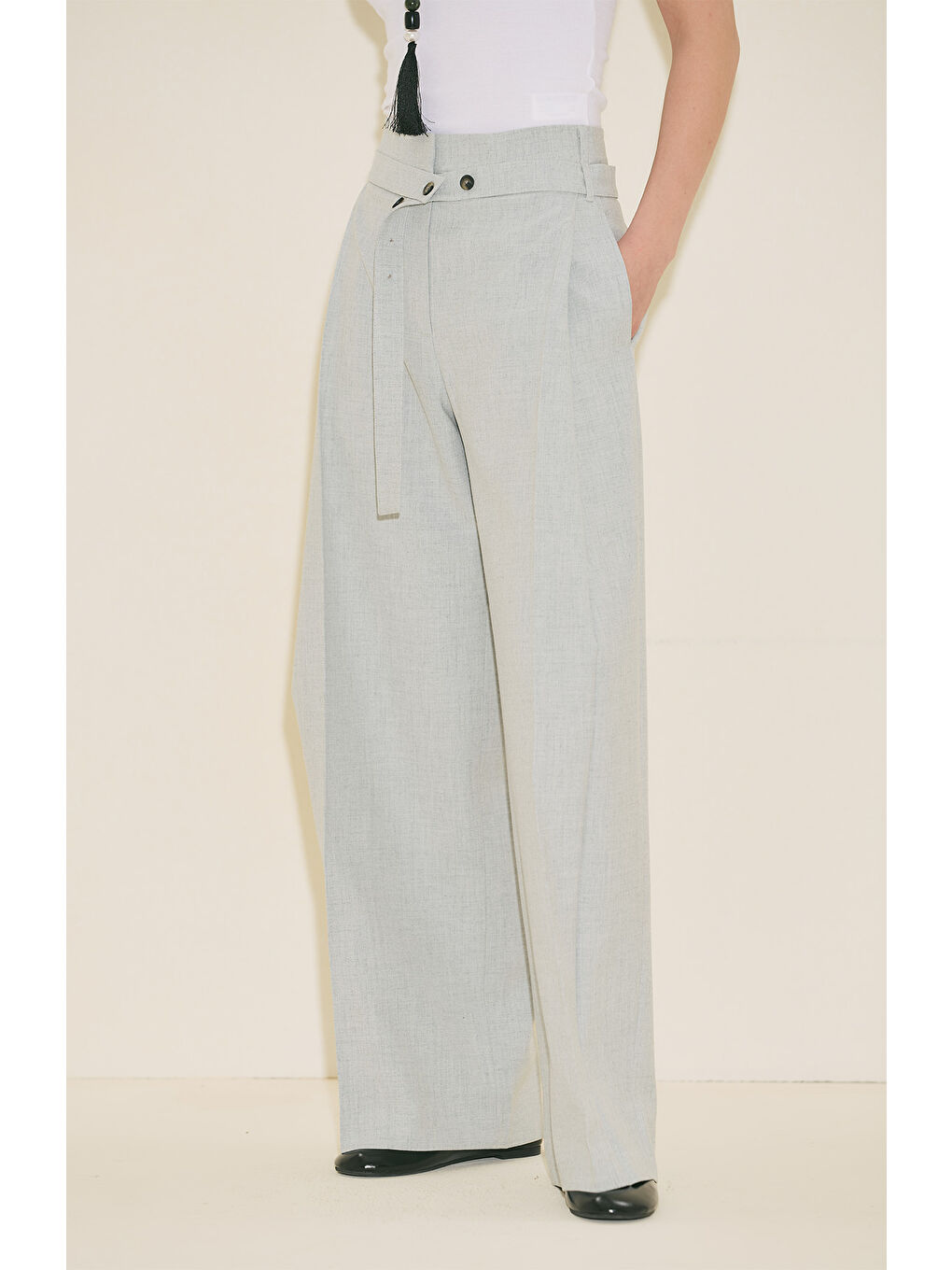 Geniş Pile Detaylı Kemerli Pantolon Mavi-3