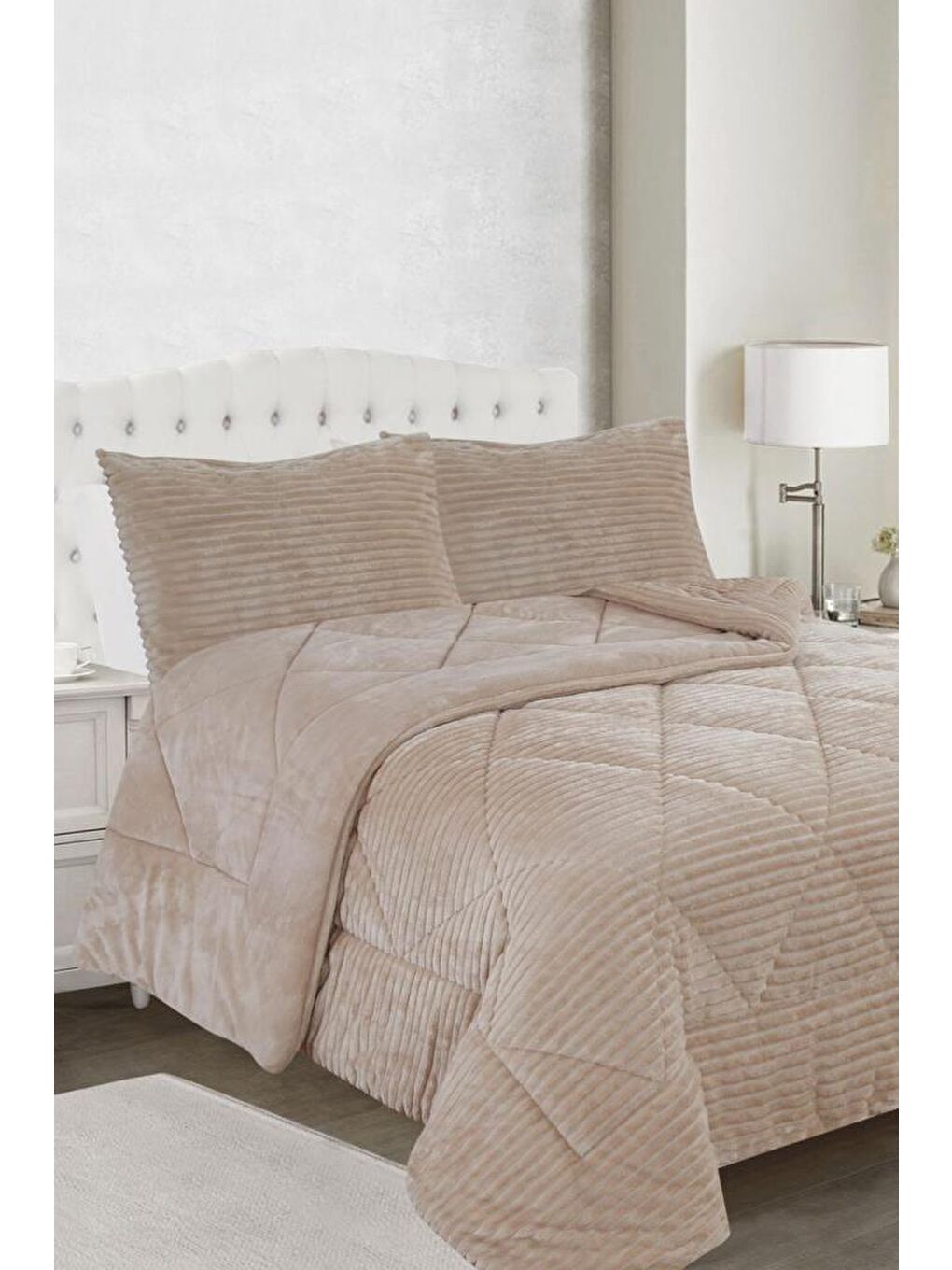 Ece Stripe Çift Kişilik Pelüş Yatak Örtüsü Bej