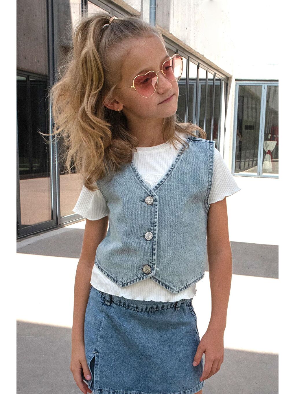 Kız Çocuk Yelek Jean Düğme Kapamalı V Yaka Açık Mavi (4-14 Yaş)