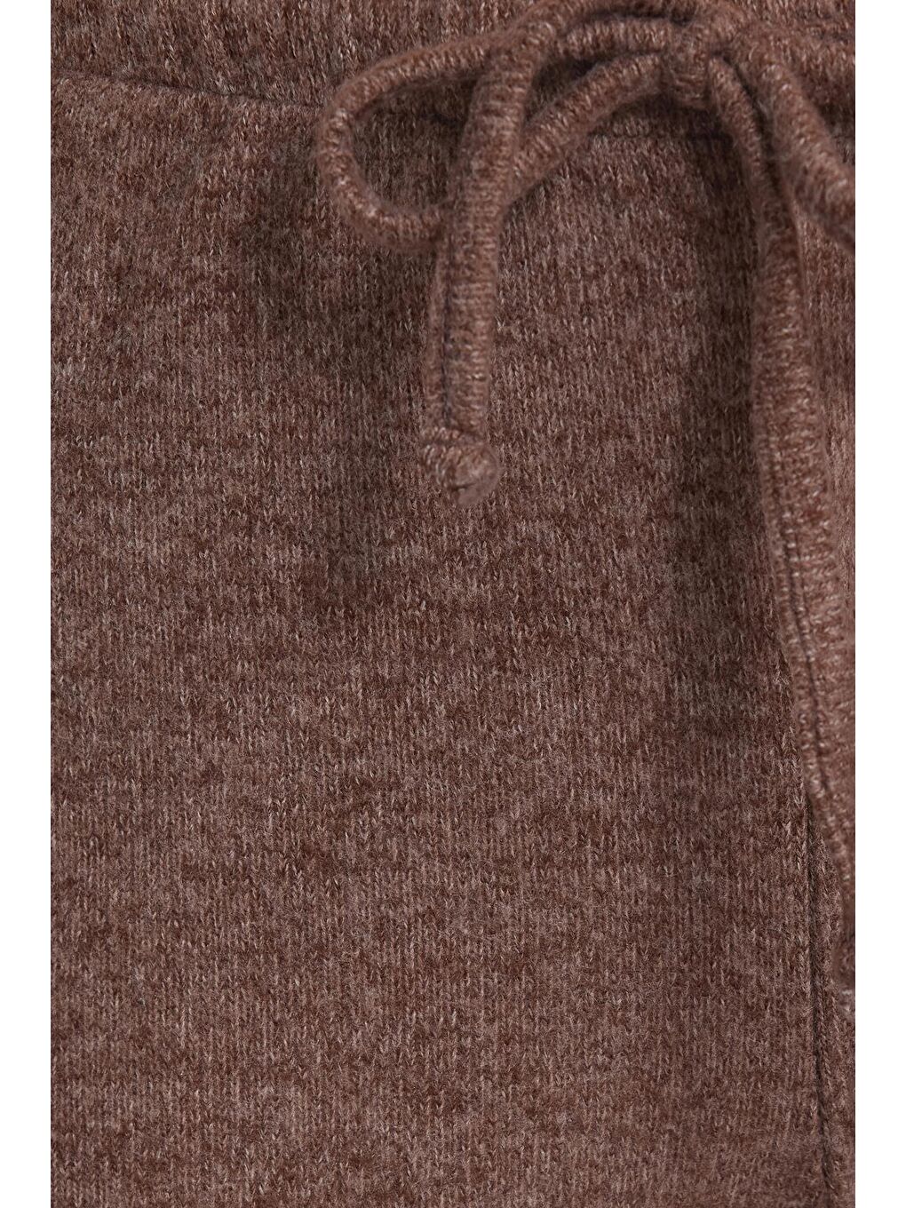 Kadın Relax Fit Rahat Kesim Beli Bağcıklı Geniş Paça Kahverengi Pantolon-5