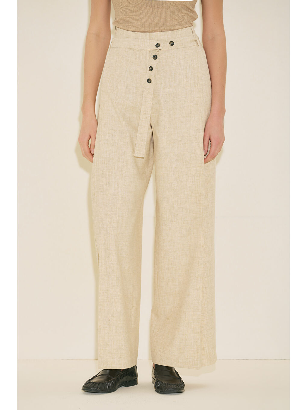 Geniş Pile Detaylı Kemerli Pantolon Bej-2