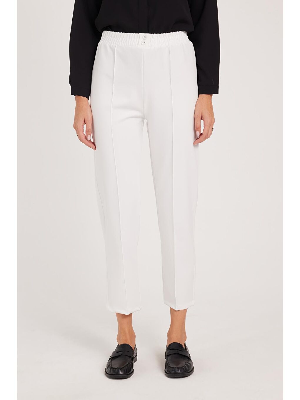 Kadın Relax Fit Rahat Kesim Yüksel Bel Düz Paça Beli Lastikli Beyaz Pantolon