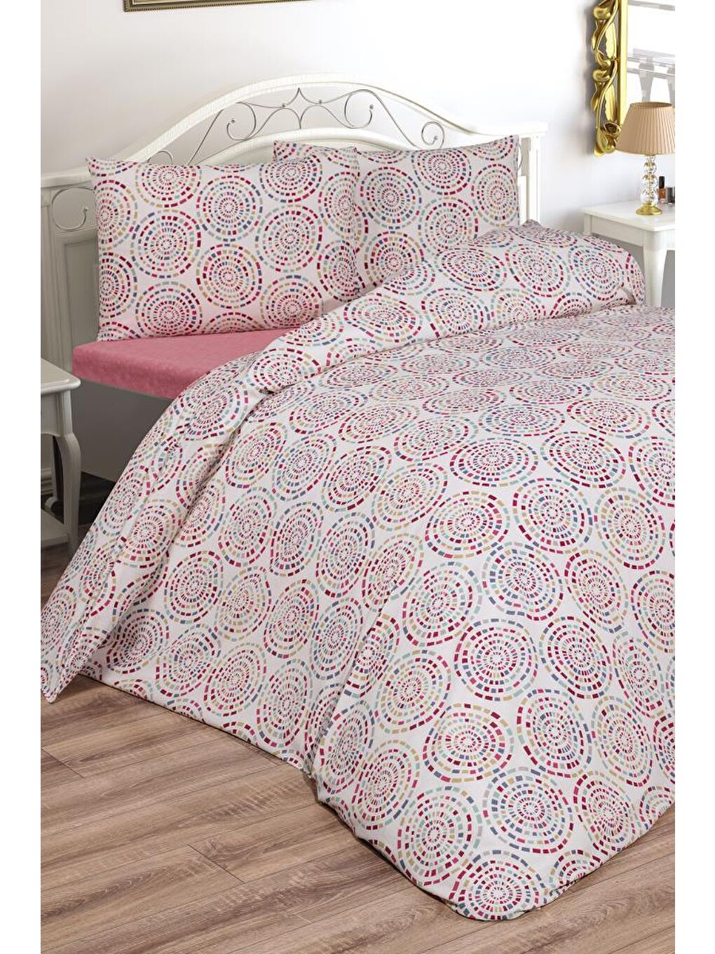 Vivi Çift Kişilik Lastikli Çarşaflı Nevresim Takımı Kırmızı