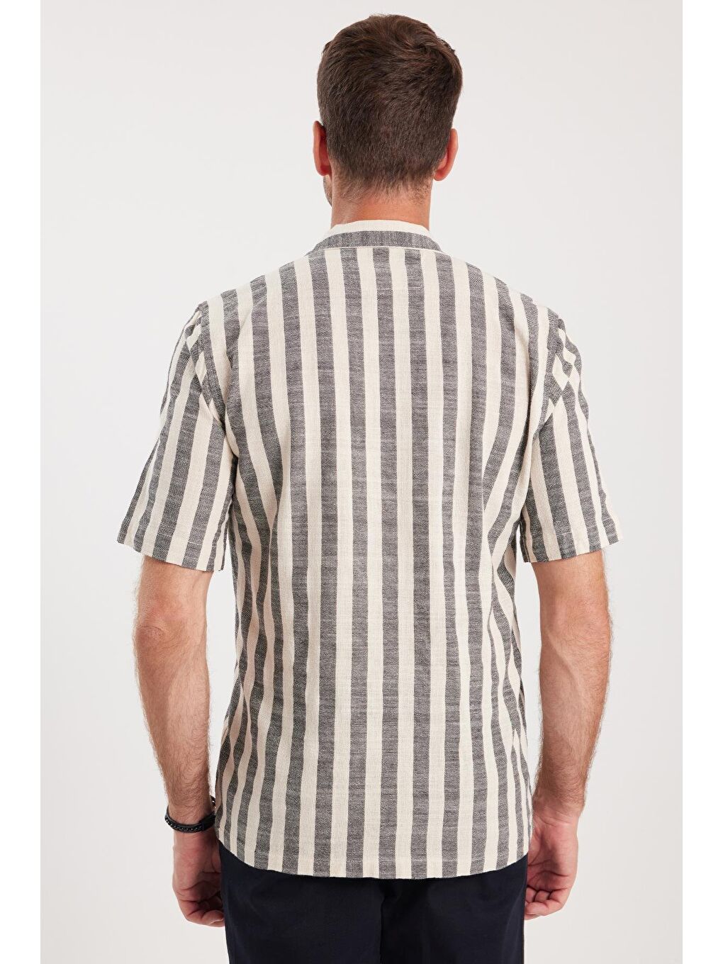 Karışık Erkek Regular Fit Klasik Kesim Kısa Kollu Apaş Yaka Çizgili Cepli %100 Pamuk Gömlek-6