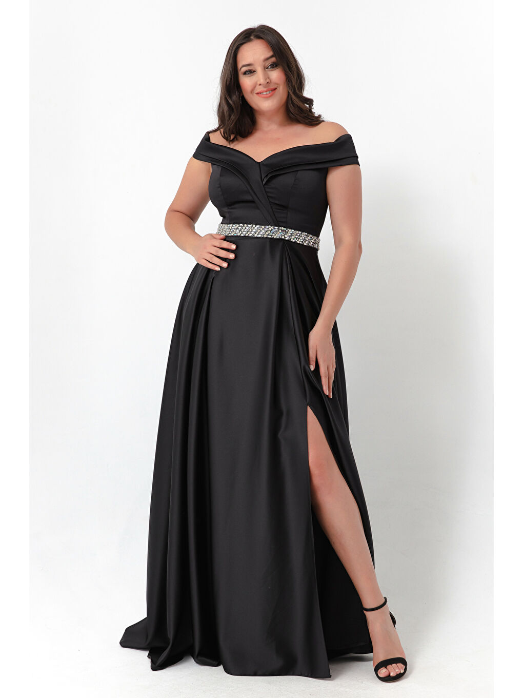 Kadın Siyah Kayık Yaka Taşlı Kemerli Büyük Beden Abiye Elbise-1