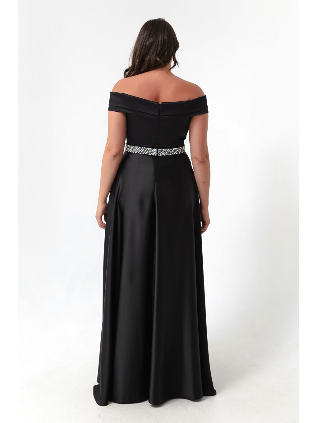 Kadın Siyah Kayık Yaka Taşlı Kemerli Büyük Beden Abiye Elbise-4
