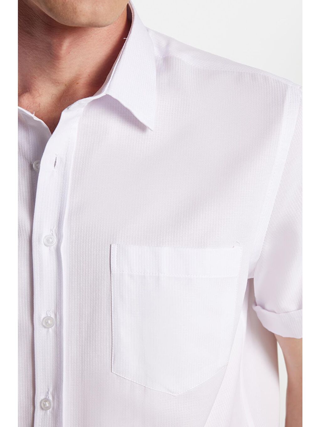 Erkek Regular Fit Klasik Kesim Kısa Kollu Pamuklu Tek Cepli Armürlü Beyaz Gömlek-2