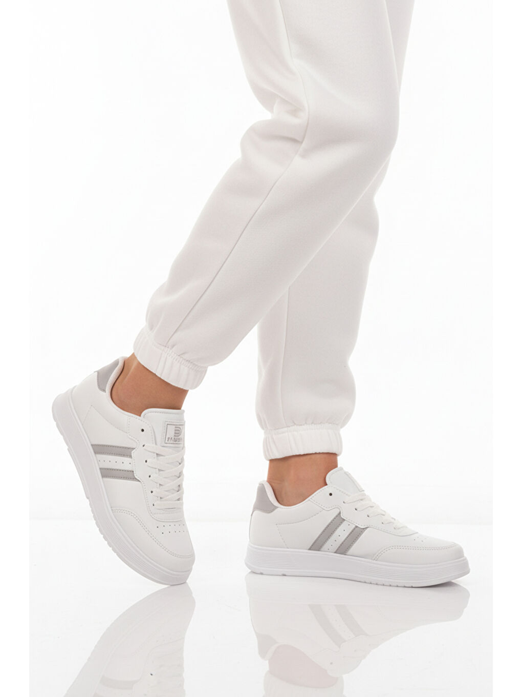 Beyaz Gri Bağcıklı Unisex Cilt Spor Ayakkabı 163 G