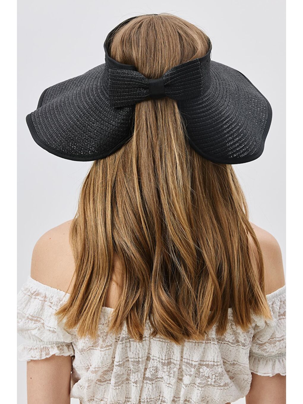 Fiyonk Detaylı Vizör Hasır Şapka Y8207 Siyah-1
