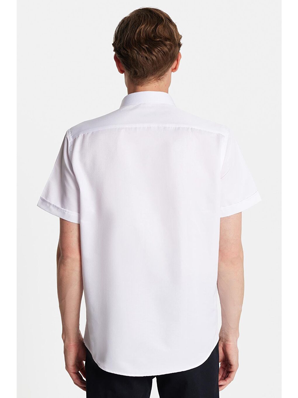 Erkek Regular Fit Klasik Kesim Kısa Kollu Pamuklu Tek Cepli Armürlü Beyaz Gömlek-4