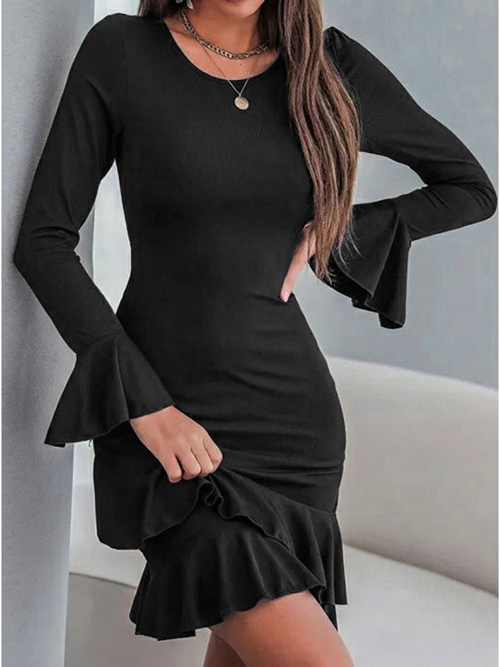 Siyah Kadın Uzun Kollu Yuvarlak Yaka Fırfırlı Kol Ucu Volanlı Janjan Krep Mini Elbise-2